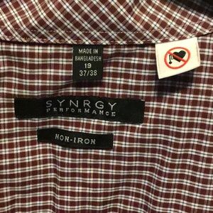 Synrgy Magnetic Collar Shirt. Maroon/White Size 4XL